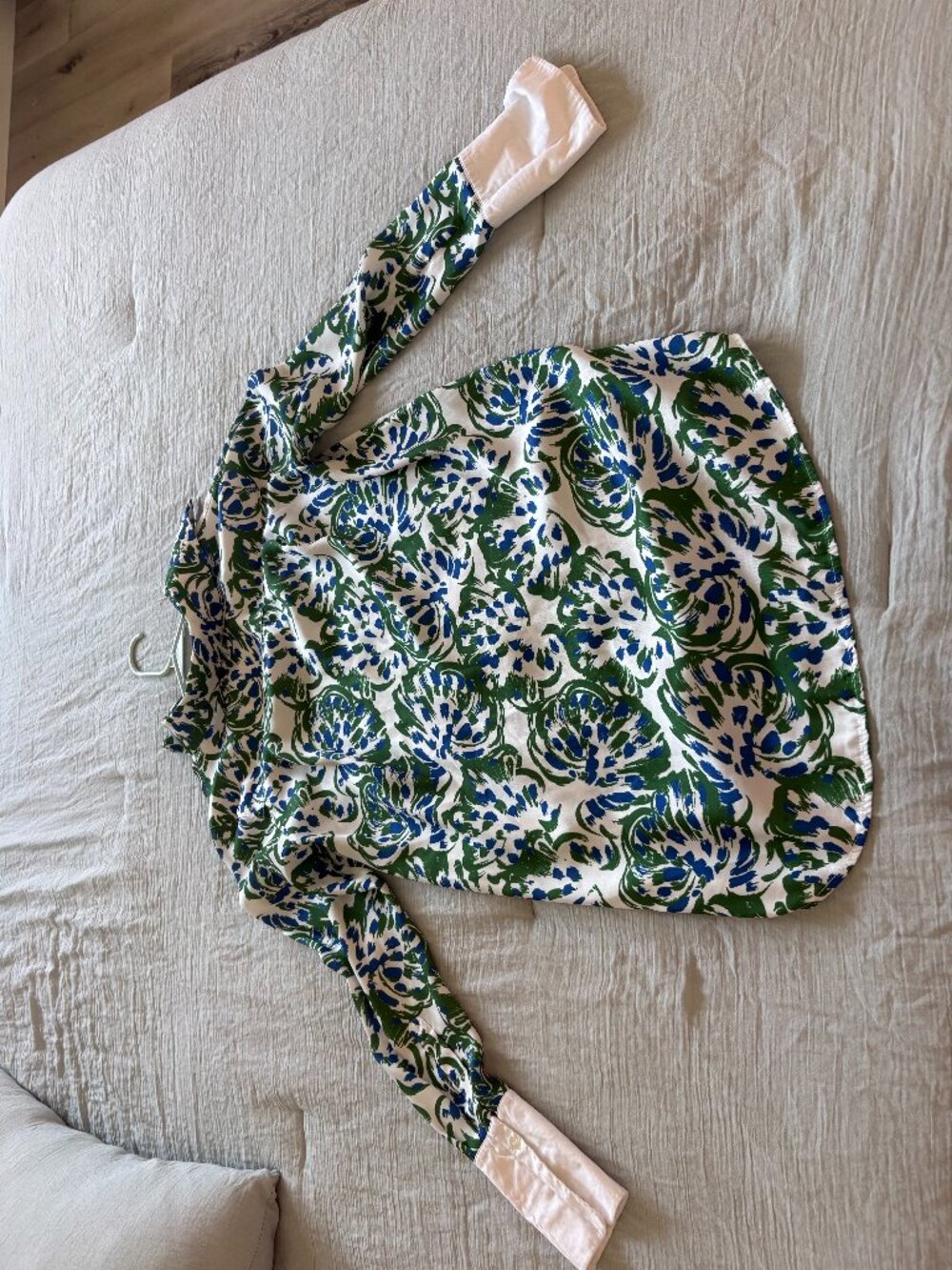 Victoria Beckham Women's Long Sleeve Green Blue Floral Drape Shirt Dress, Size 6